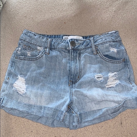 Mid-rise Jean shorts - Picture 1 of 2